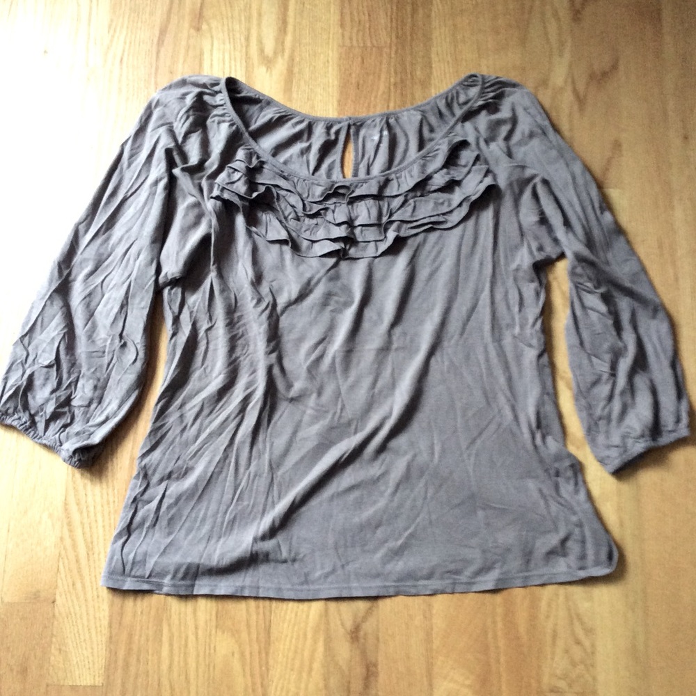 Garnet Hill pima top ⭐️ round neckline ruffle ⭐️